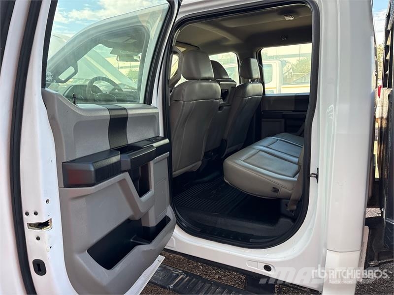 Ford F-350 Camion plateau