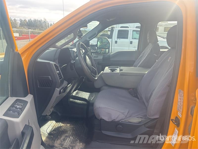Ford F-350 Camion plateau