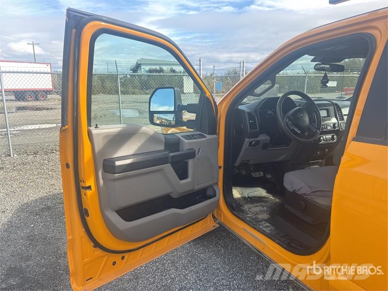 Ford F-350 Camion plateau