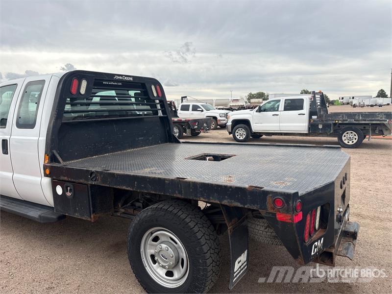 Ford F-350 平ボディー