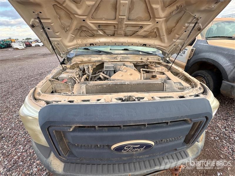 Ford F-350 Platformas/izkraušana no sāniem