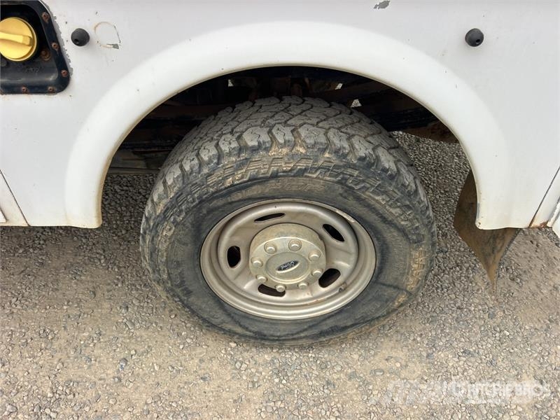 Ford F-350 شاحنات خفيفة/مفصلية الجوانب