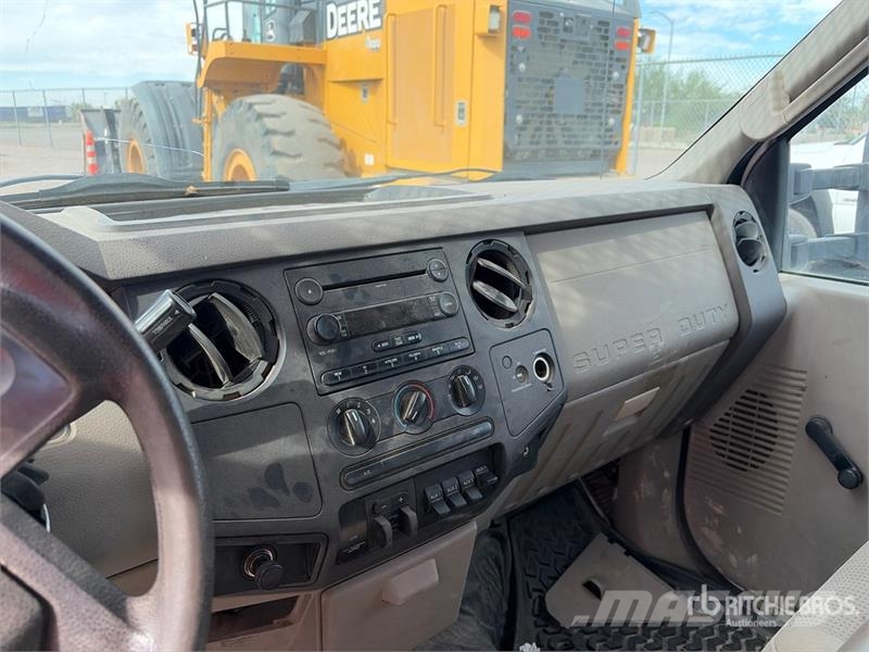 Ford F-350 Platós / Ponyvás teherautók
