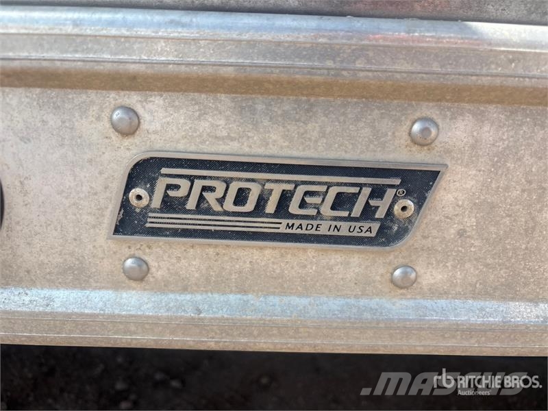 Ford F-350 Platós / Ponyvás teherautók