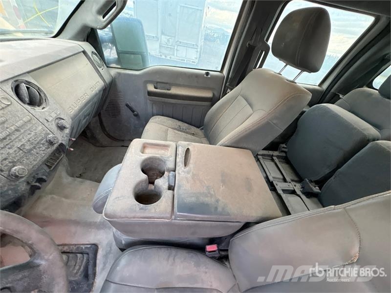 Ford F-350 Platformas/izkraušana no sāniem