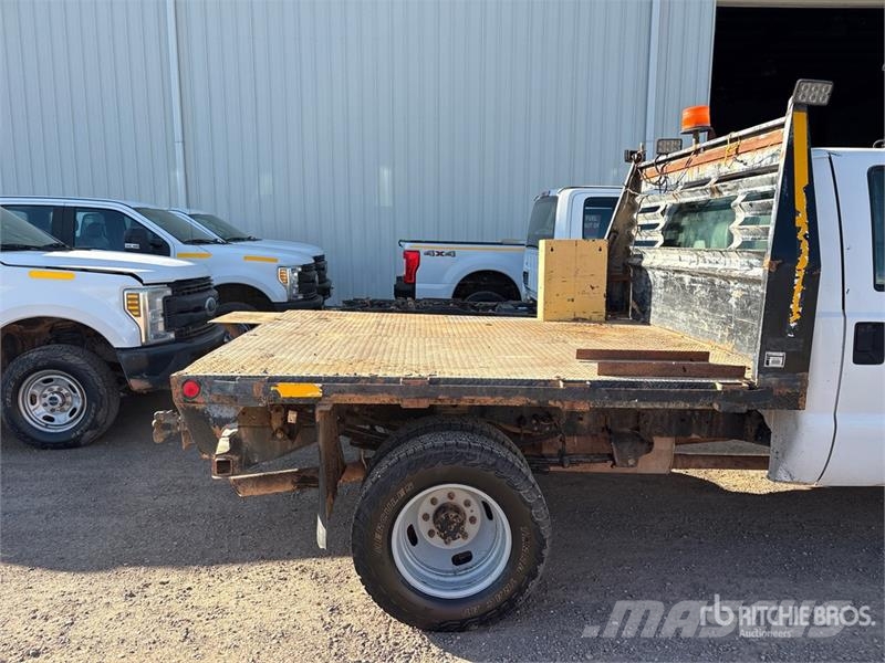 Ford F-350 Pritschenwagen/Pritschenwagen mit Seitenklappe