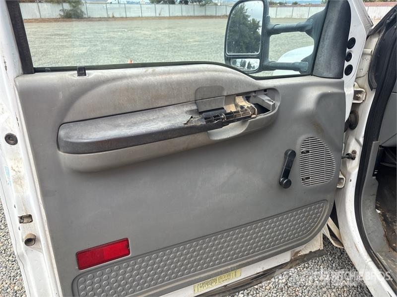Ford F-350 Platformas/izkraušana no sāniem