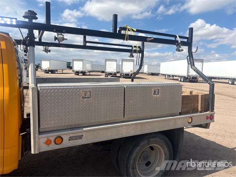 Ford F-350 Platós / Ponyvás teherautók