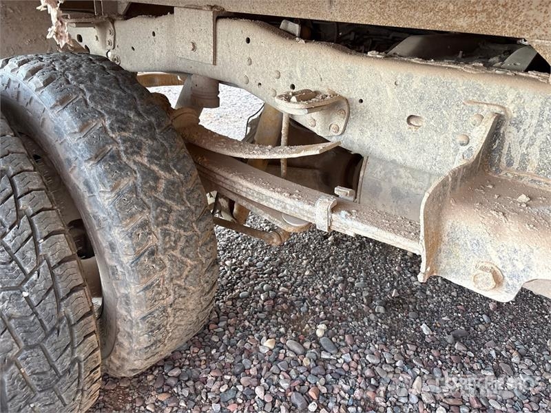Ford F-350 Platformas/izkraušana no sāniem