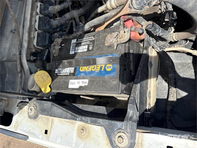 Ford F-350 Tovornjaki s kesonom/platojem