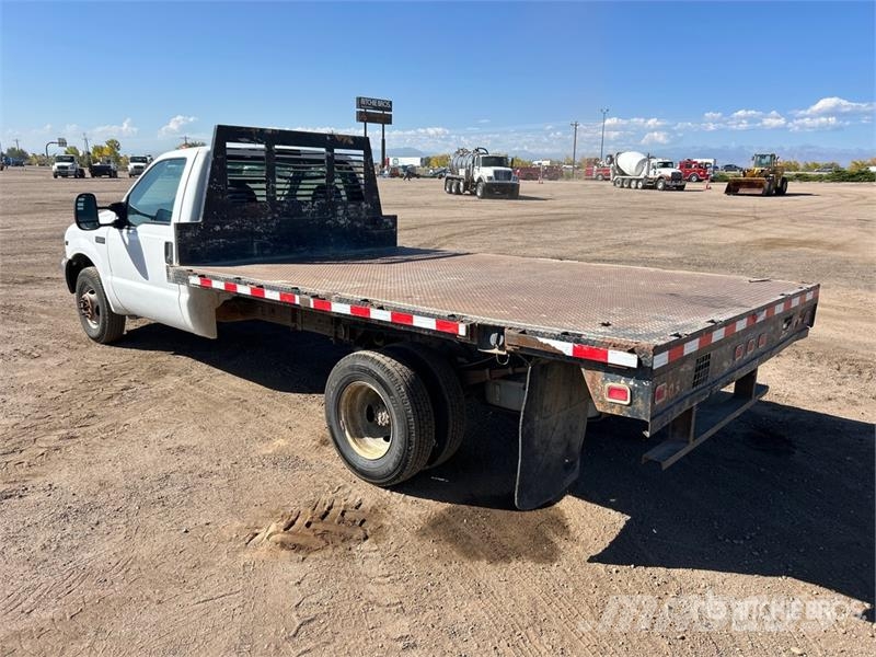 Ford F-350 Tovornjaki s kesonom/platojem