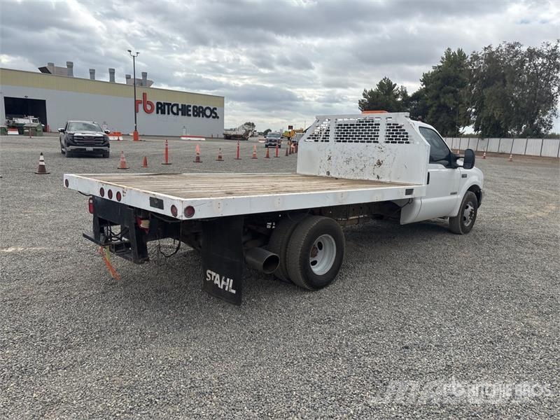Ford F-350 Platformas/izkraušana no sāniem