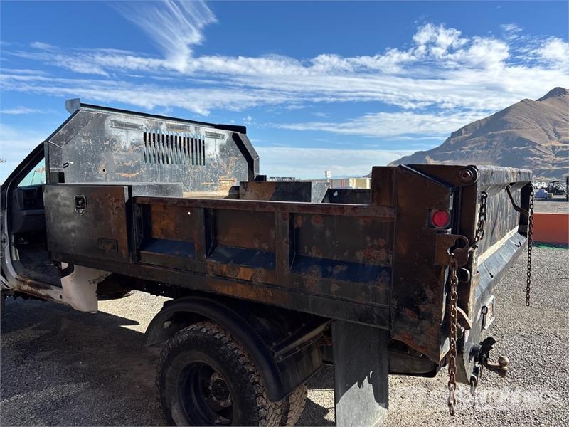 Ford F-350 ダンプ