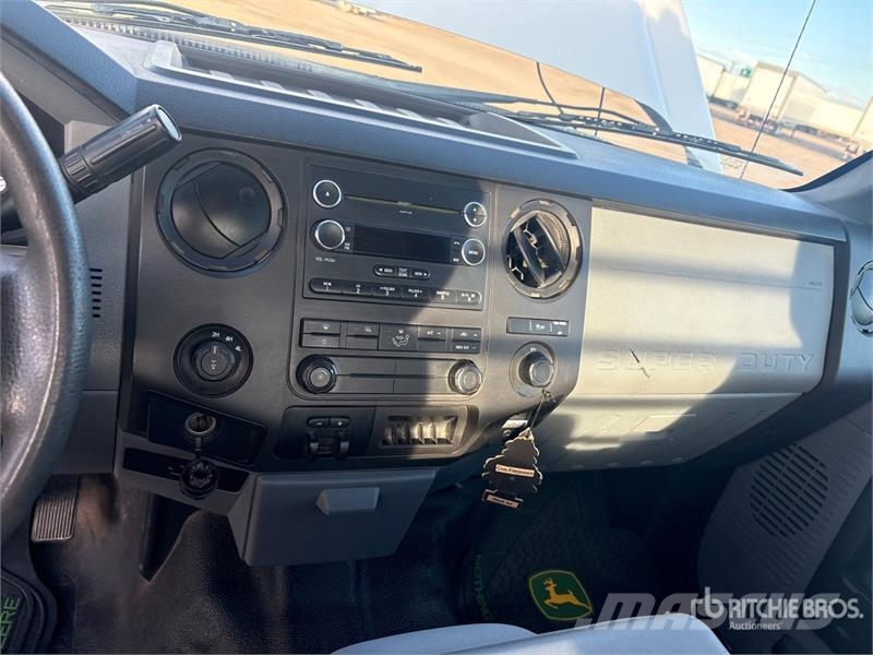 Ford F-350 平ボディー