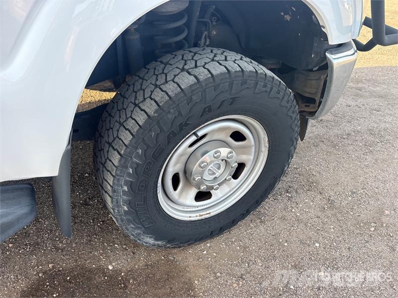 Ford F-350 平ボディー