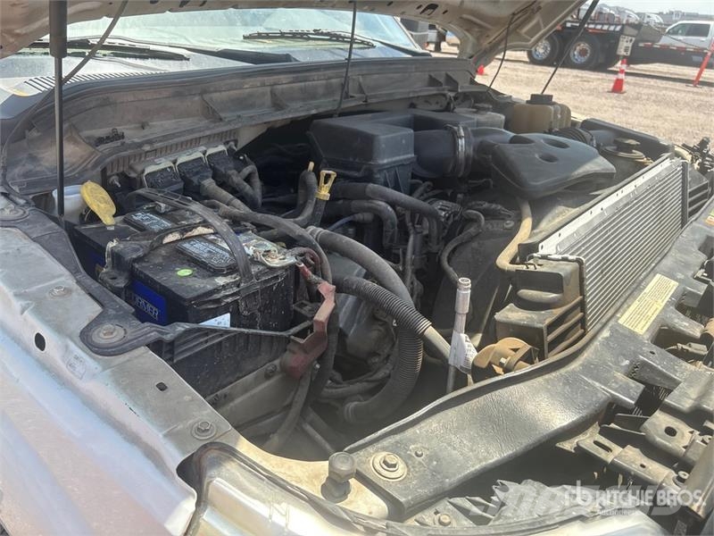 Ford F-350 駕駛室與內部