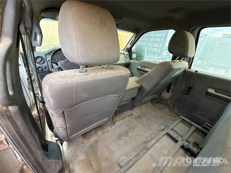 Ford F-350 Platformas/izkraušana no sāniem