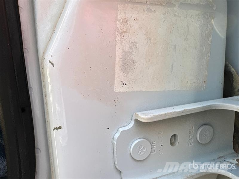 Ford F-350 Tovornjaki s kesonom/platojem
