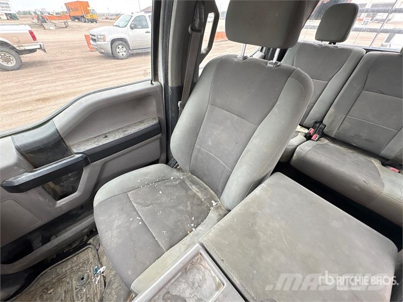 Ford F-350 Flatbed / Dropside trucks
