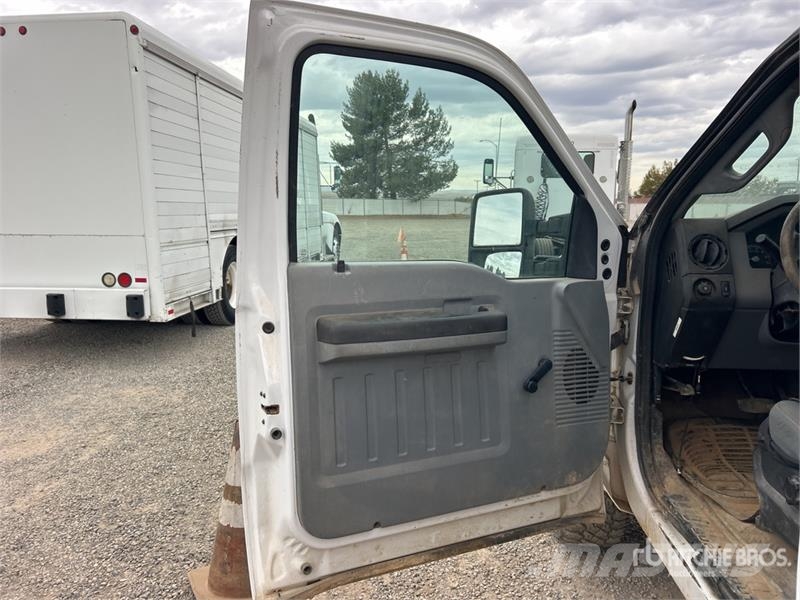 Ford F-350 شاحنات خفيفة/مفصلية الجوانب