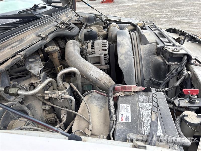 Ford F-350 Tovornjaki s kesonom/platojem