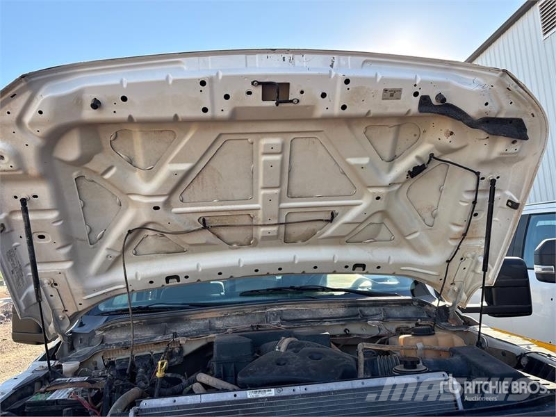Ford F-350 Pritschenwagen/Pritschenwagen mit Seitenklappe