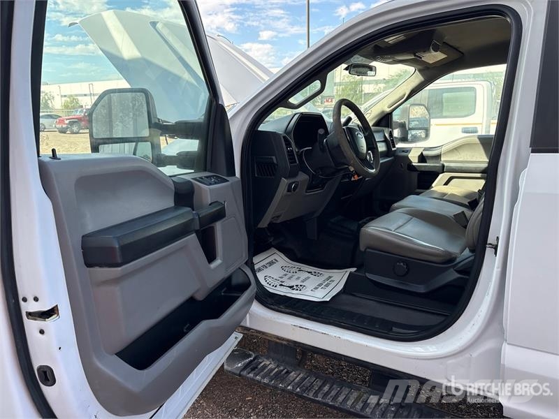 Ford F-350 Camion plateau