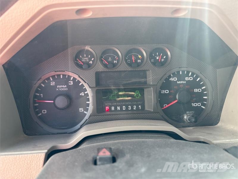 Ford F-350 Vieglais kravas automobilis/izkraušana no sāniem