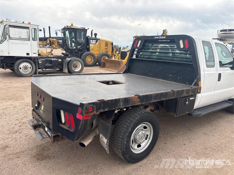 Ford F-350 平ボディー