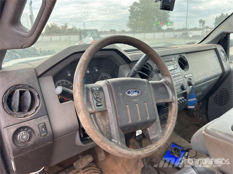 Ford F-350 شاحنات خفيفة/مفصلية الجوانب