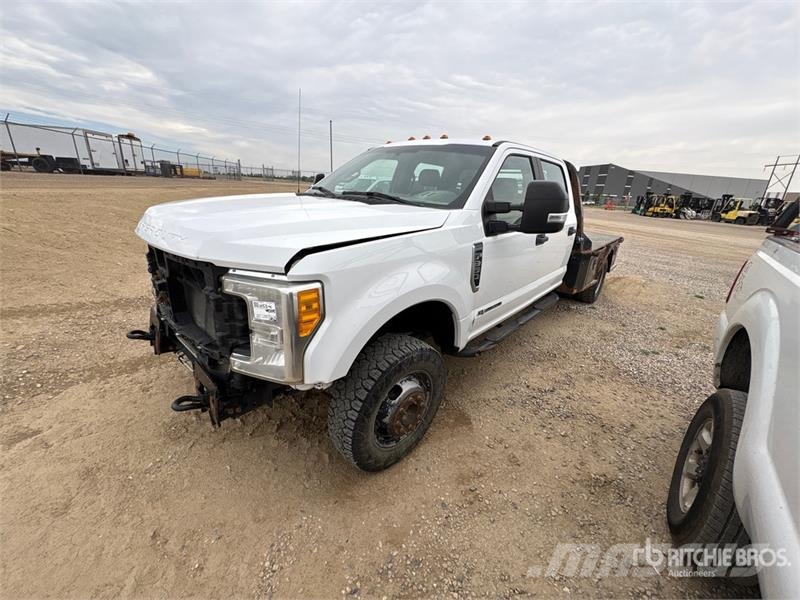 Ford F-350 Flatbed / Dropside trucks
