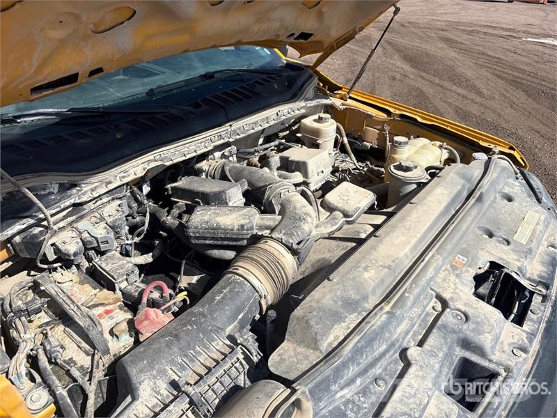 Ford F-350 Platós / Ponyvás teherautók