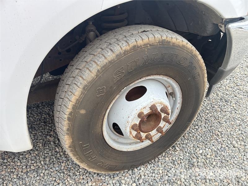 Ford F-350 Platformas/izkraušana no sāniem