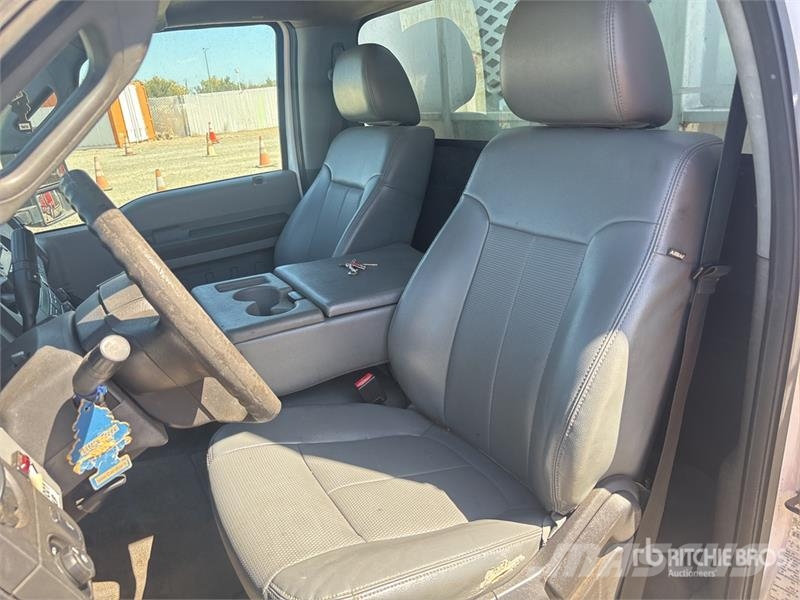 Ford F-350 Flisbiler