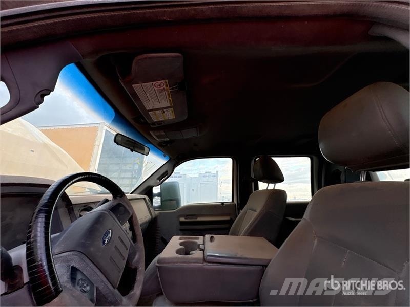 Ford F-350 Platformas/izkraušana no sāniem