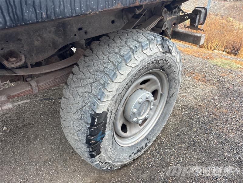 Ford F-350 شاحنات مسطحة/مفصلية الجوانب