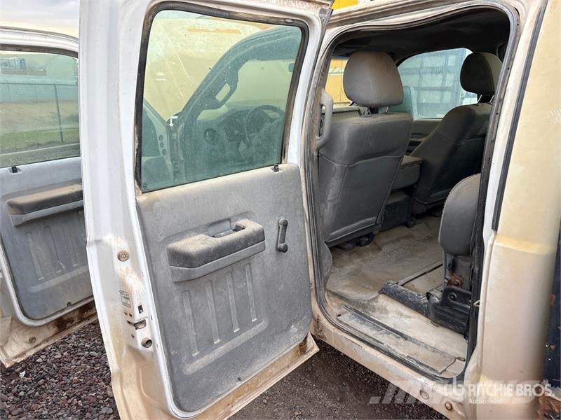 Ford F-350 Platformas/izkraušana no sāniem