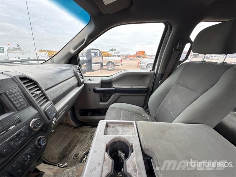Ford F-350 Flatbed / Dropside trucks