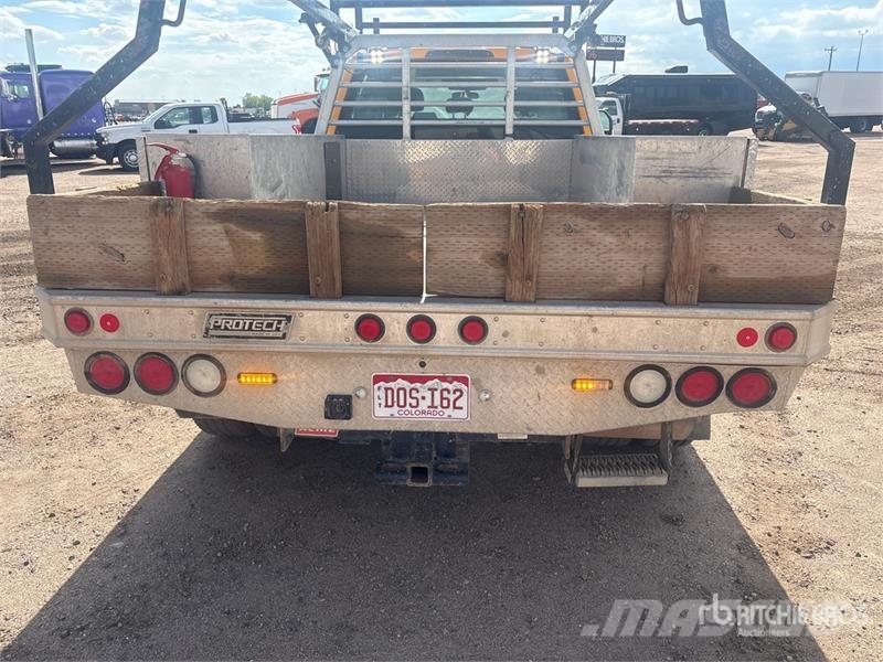 Ford F-350 Platós / Ponyvás teherautók