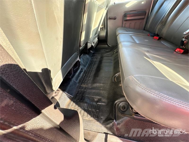 Ford F-350 Pritschenwagen/Pritschenwagen mit Seitenklappe