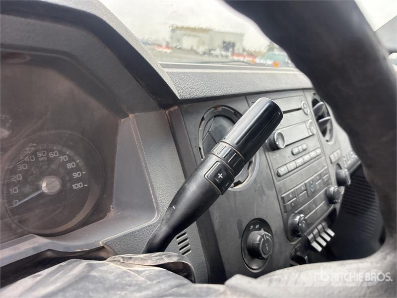 Ford F-350 شاحنات مسطحة/مفصلية الجوانب
