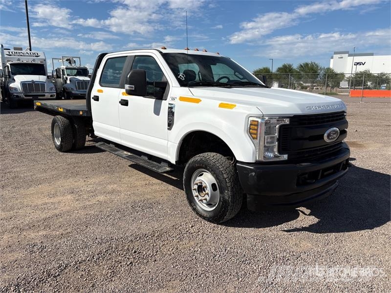 Ford F-350 Camion plateau