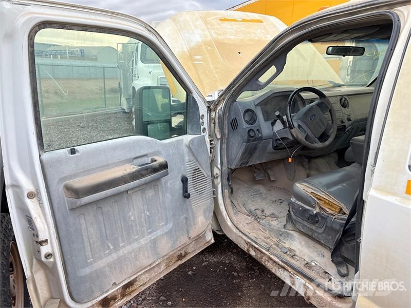 Ford F-350 Platformas/izkraušana no sāniem