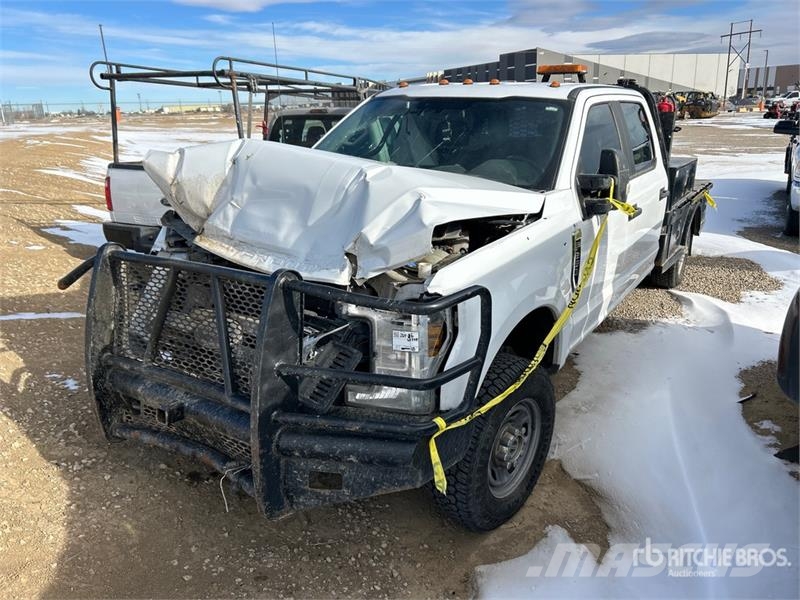 Ford F-350 Flatbed / Dropside trucks