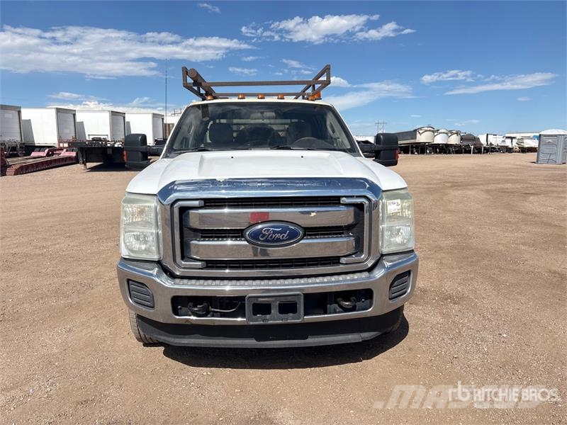 Ford F-350 Flatbed / Dropside trucks