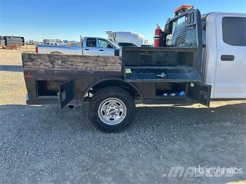 Ford F-350 Flatbed / Dropside trucks