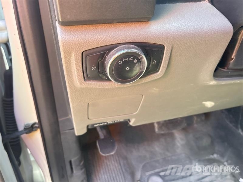 Ford F-350 Φορτηγά Ανατροπή