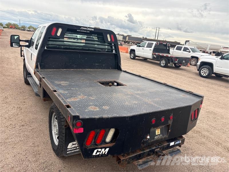 Ford F-350 平ボディー