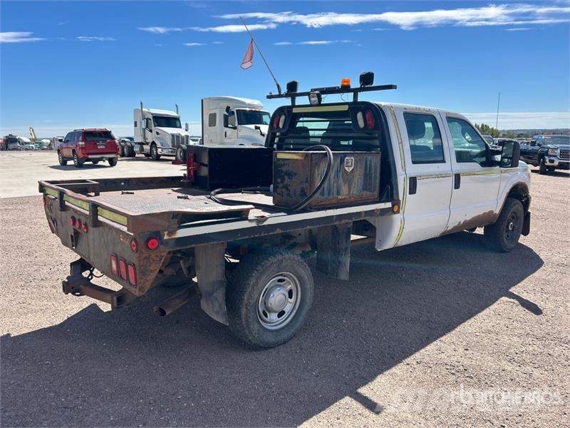 Ford F-350 Tovornjaki s kesonom/platojem