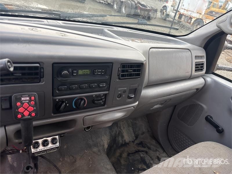 Ford F-350 Platós / Ponyvás teherautók